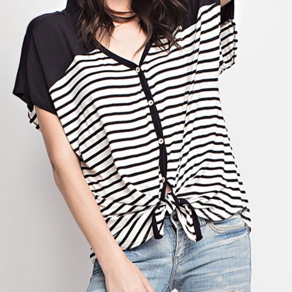 😍NWT Black & White Stripe Knot Top with Hood